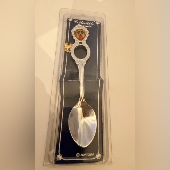 Vintage Collectible Souvenir Spoon – Silver Tone – New in Original Package - Picture 2 of 6